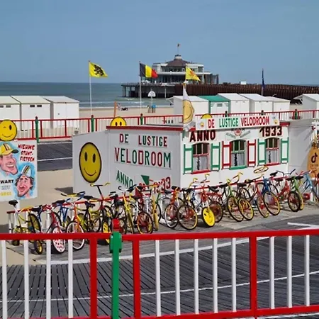 アパート In Zeedijk With Stunning Sea Views